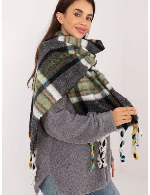 Elegant Warm Check Pattern Scarf - Winter Fashion Accessory