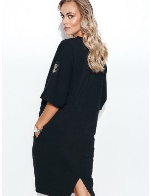 Casual Oversize Sweatshirt Dress with Geometric Cut and Heart Neckline